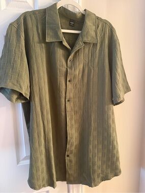 Casual Short-Sleeve Button-Up Shirt - Olive